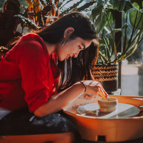 Private pottery wheel throwing class london